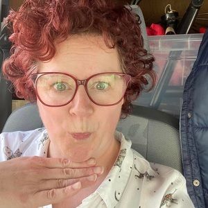 Meet your Posher, Rebecca